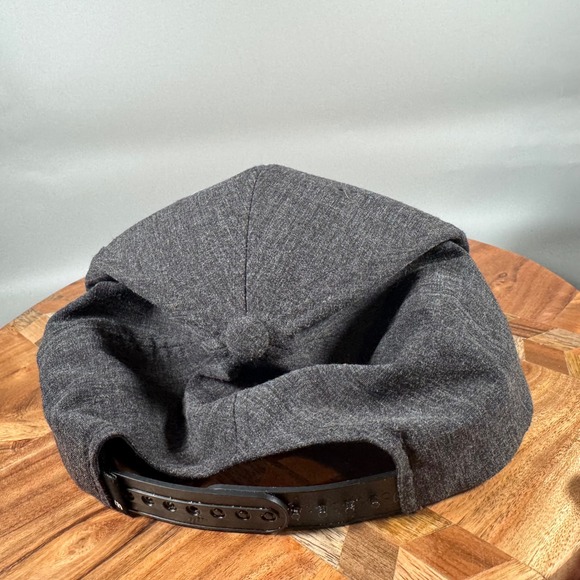 TravisMathew Mens Gray Flexfit Tech Baseball Cap SnapBack - Picture 2 of 4